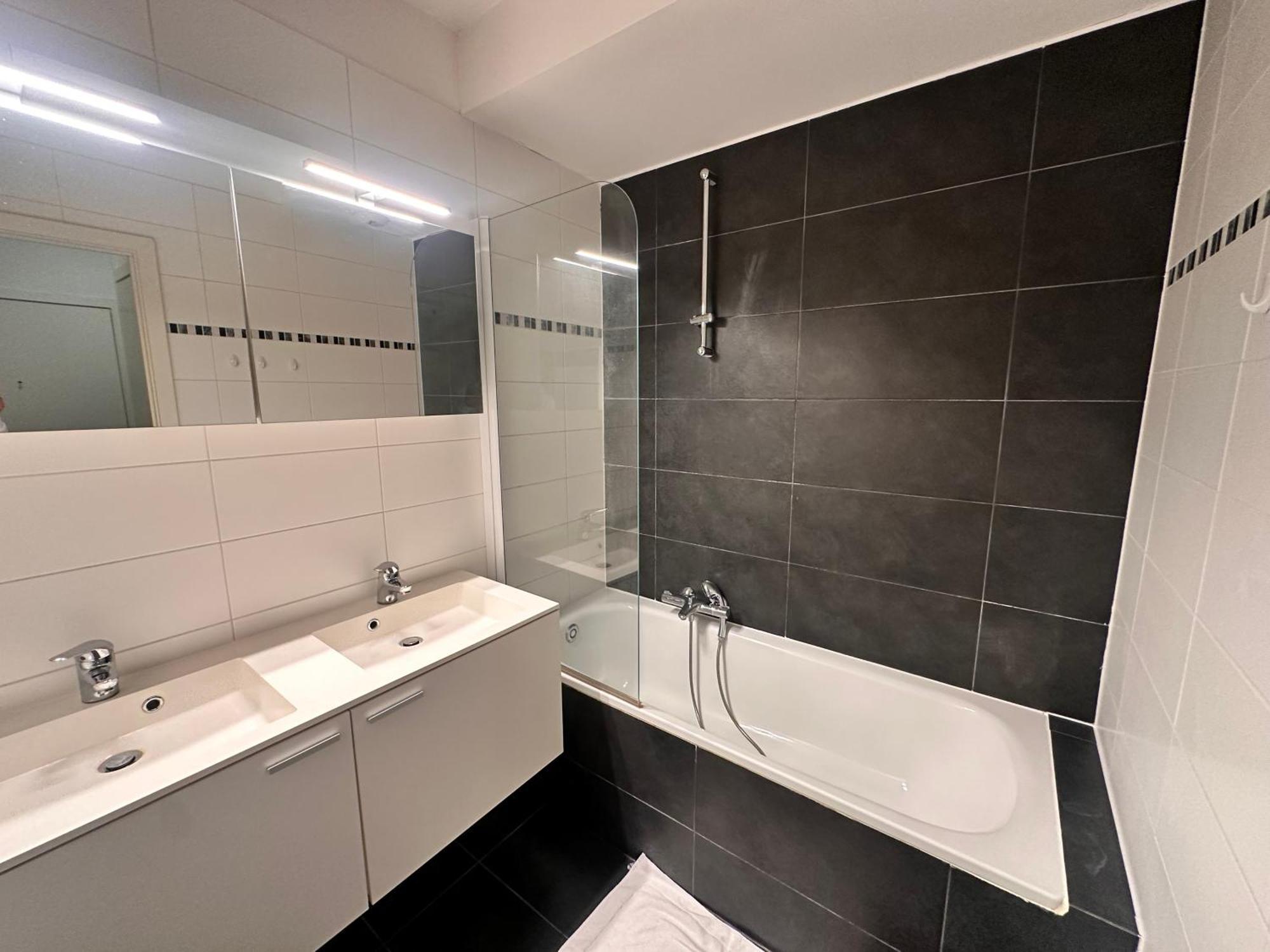Cosy 2 Bedroom Apartment In City Center Brussels Exterior photo